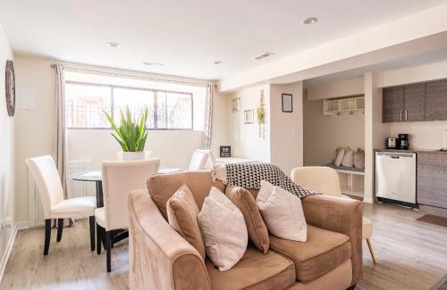 East Garfield Park Apartamento | Cozy 2 brm apartment mins away from United Center
