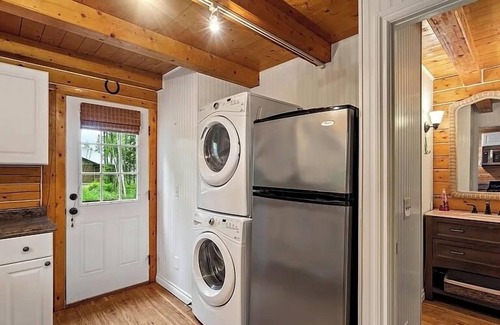 Big Lake Casa | Cozy 2-loft cabin in enchanting Biglake with WiFi, and lake access close by