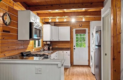 Big Lake Casa | Cozy 2-loft cabin in enchanting Biglake with WiFi, and lake access close by