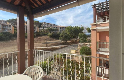 Cap Esterel Apartamento | Confortable apartamento de 2 piezas con terraza, piscina y parking