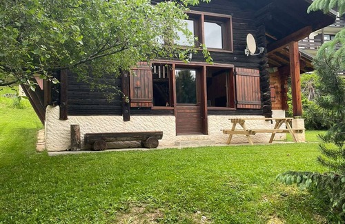 Les Saisies Chalet De Esquí | Acogedor chalet de 2 estrellas en Les Saisies, 3 dormitorios, mascotas bienvenidas con parking