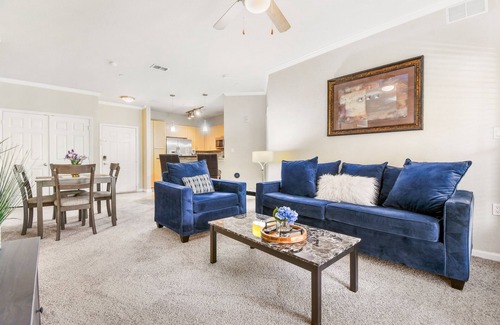 Sun Bay South Condominio | ⭐️ Cozy 2BD/2BA⭐️Pool🏊🏻‍♂️Gym🏋🏻‍♀️Work Space⭐️SmartTV
