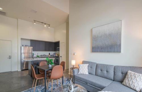 Evans Churchill Apartamento | Cozy 2BD - Central DT - Gym, Pool, Parking - Sleep 8