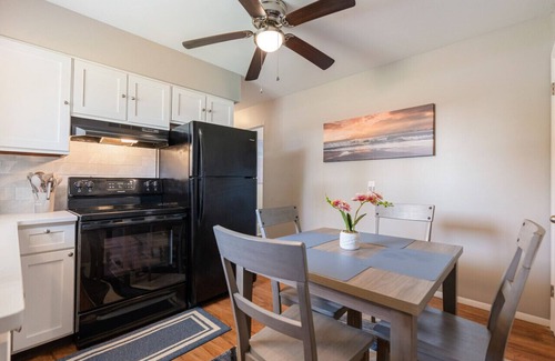 Akron Casa | Cozy 2Bed/1Bath Duplex in Akron