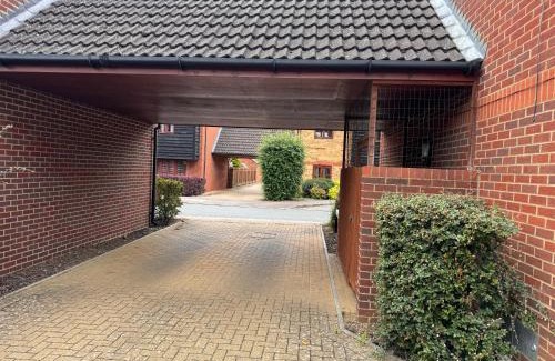 Milton Keynes Apartamento | Cozy 2bed flat with free parking near Willen Lake in Milton Keynes
