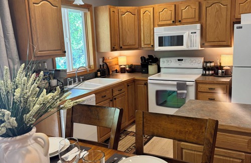 Coolin Casa | Cozy 2BR/2BA Coolin Getaway Steps Away From Priest Lake, Shops, Food, and Trails