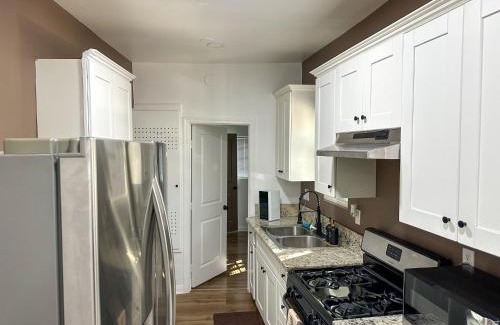 Florence-Graham Apartamento | Cozy 2BR/2BA Duplex Downtown LA