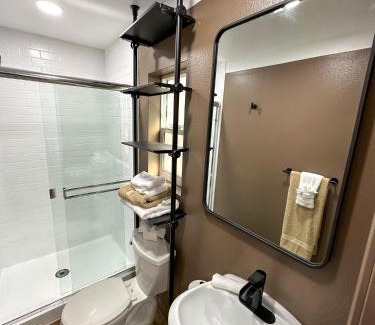 Florence-Graham Apartamento | Cozy 2BR/2BA Duplex Downtown LA