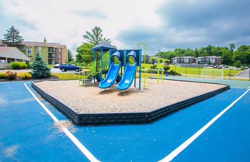 Parkdale Apartamento | COZY 2BR/2BA w/pool, balcony + FREE parking