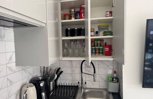 Harlesden Apartamento | Cozy 2br-5guests-near Attractions-garden