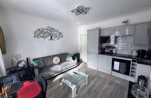 Harlesden Apartamento | Cozy 2br-5guests-near Attractions-garden