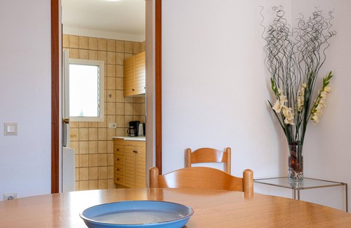 Torredembarra Apartamento | Apartamento en Torredembarra: A 150m de la playa, 2 hab., terraza, piscina y Wi-Fi