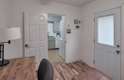 Governmental Mall Apartamento | Cozy 2BR Apt, mins Hospitals + Free Parking + Wifi