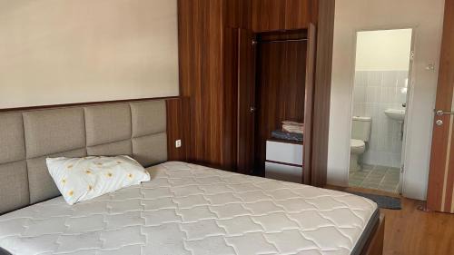 Surabaya Apartamento | Cozy 2BR Apt Puncak Dharmahusada 70m2