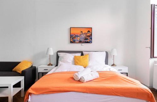Wahring Apartamento | Cozy 2BR Apt with TV & Netflix, Steps from AKH