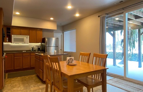 Auburn Casa | Cozy 2BR Auburn Suite: Comfort Meets Convenience!
