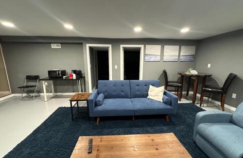 Elizabeth Apartamento | Cozy 2BR Basement Apartment with Private Entry & Parking in Elizabeth, NJ