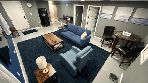 Elizabeth Apartamento | Cozy 2BR Basement Apartment with Private Entry & Parking in Elizabeth, NJ