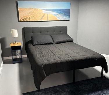 Elizabeth Apartamento | Cozy 2BR Basement Apartment with Private Entry & Parking in Elizabeth, NJ