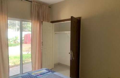 Senegambia Apartamento | Cozy 2BR Bungalow Senegambia