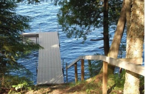Mercer Casa | Cozy 2BR Cabin on 450 acre Fisher Lake: Bear Bottom Hideaway!