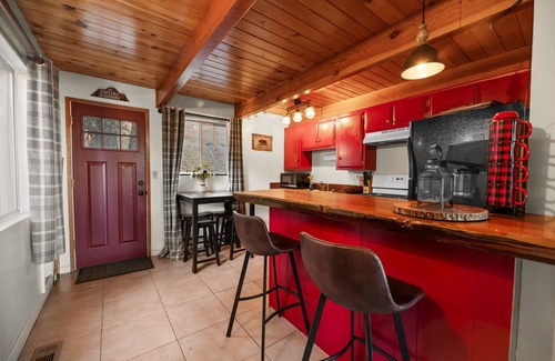 Running Springs Cabina | Cozy 2br Cabin With Panoramic Mountain Views & Hot Tub