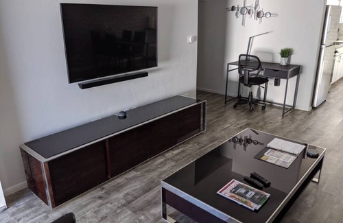 The Garden District Apartamento | Acogedora casa 2BR en flor de roble de Navore