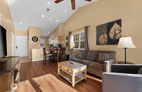 Branson Apartamento | Cozy 2BR Condo with a View and Amenities!