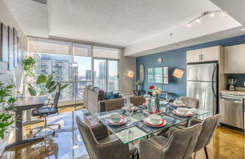 Beltline Apartamento | Cozy 2BR Condo with King Bed and City Views
