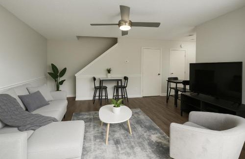 Shannon Apartamento | Cozy 2BR Family Duplex Near Parks N Shopping