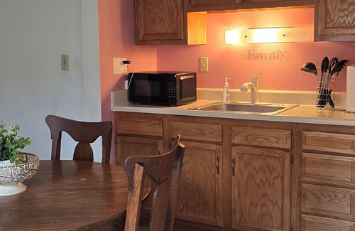 Taylor Apartamento | Cozy 2BR - Fast Wi-Fi - HWY Exit