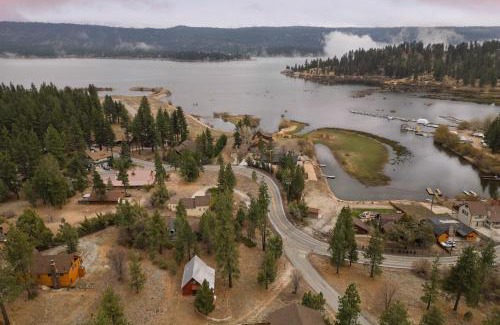 Fawnskin Casa | Cozy 2BR Fawnskin Cabin Big Bear Lake Hiking Trails Snow Summit Nearby