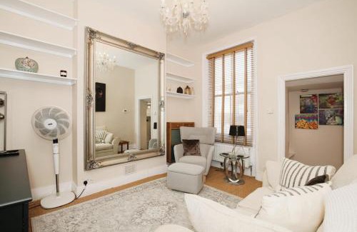 Harrow Road Apartamento | Cozy 2BR Flat Central London Sleeps 3