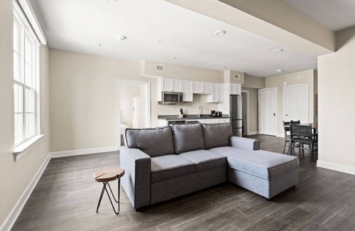 New Orleans Hotel | Cozy 2BR Hideaway in Historic New Orleans