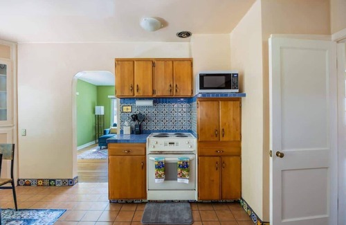 West University Casa | Cozy 2BR Home Near UNR with Large Deck & Parking