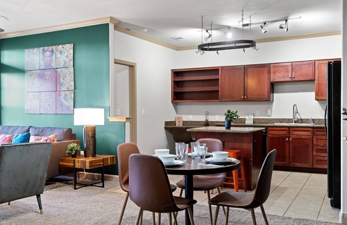 McNeil Apartamento | Cozy 2BR in Champion City Park 4253