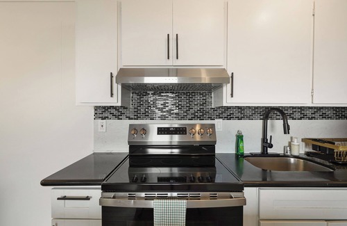Pacifica Apartamento | Cozy 2BR Mountain View Private Deck