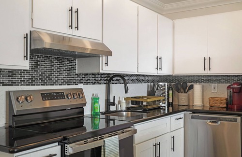 Pacifica Apartamento | Cozy 2BR Mountain View Private Deck