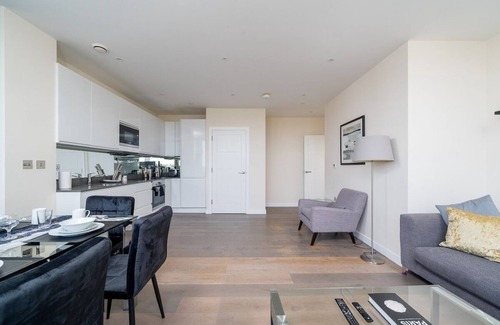 London Borough of Bromley Apartamento | Cozy 2BR Retreat by Bromley Town Centre