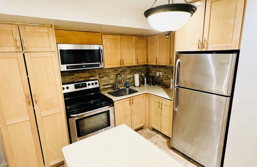 Brampton Apartamento | Cozy 2BR Retreat - Comfort & Convenience