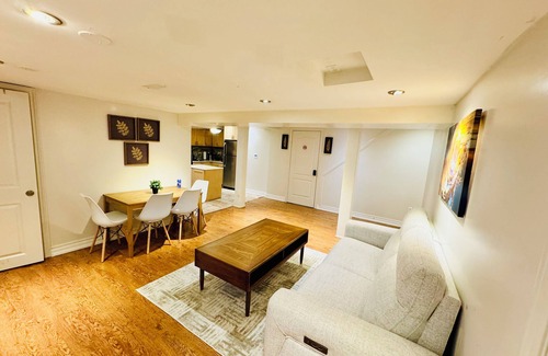 Brampton Apartamento | Cozy 2BR Retreat - Comfort & Convenience