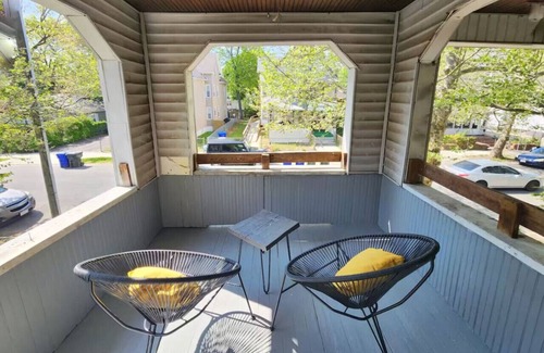 Springfield Apartamento | Cozy 2BR Retreat Near Downtown Springfield