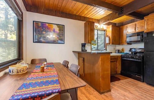 Crestline Casa | Cozy 2BR Retreat Near Lake Grego with Mountain Views