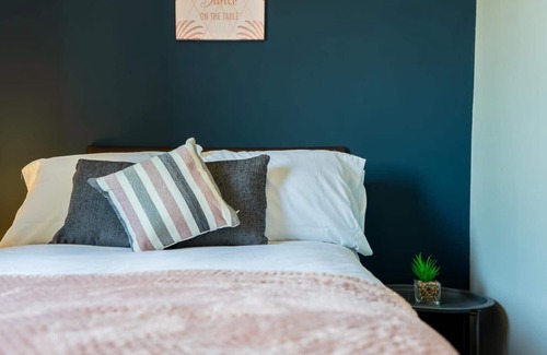 Atlantic Wharf Apartamento | Cozy 2BR Retreat | Prime Cardiff Location