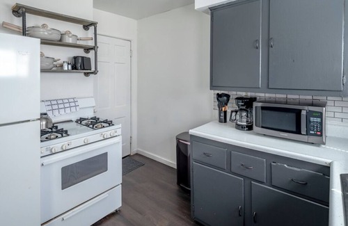 Kettering Apartamento | Cozy 2BR Retreat / Workspace + Washer/Dryer