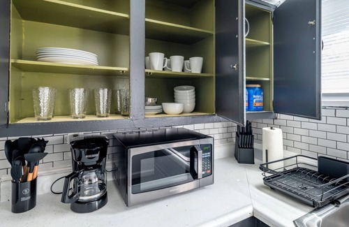 Kettering Apartamento | Cozy 2BR Retreat / Workspace + Washer/Dryer