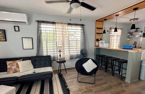 El Combate Casa | Cozy 2BR Steps from El Combate Beach-Sleeps 6, Full Kitchen,