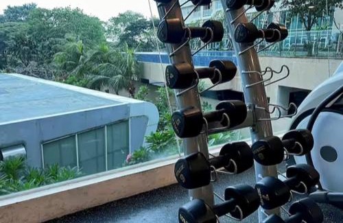 Cikarang Apartamento | Cozy 2BR Trivium Apt pool & wifi