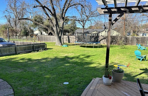 Dean Highland Casa | Cozy 3/2 Eclipse Headquarters!