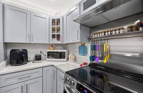 Ocala Casa | Cozy 3/2 home, 11 miles to WEC, fenced, pet-friendly, strong WiFi and game room